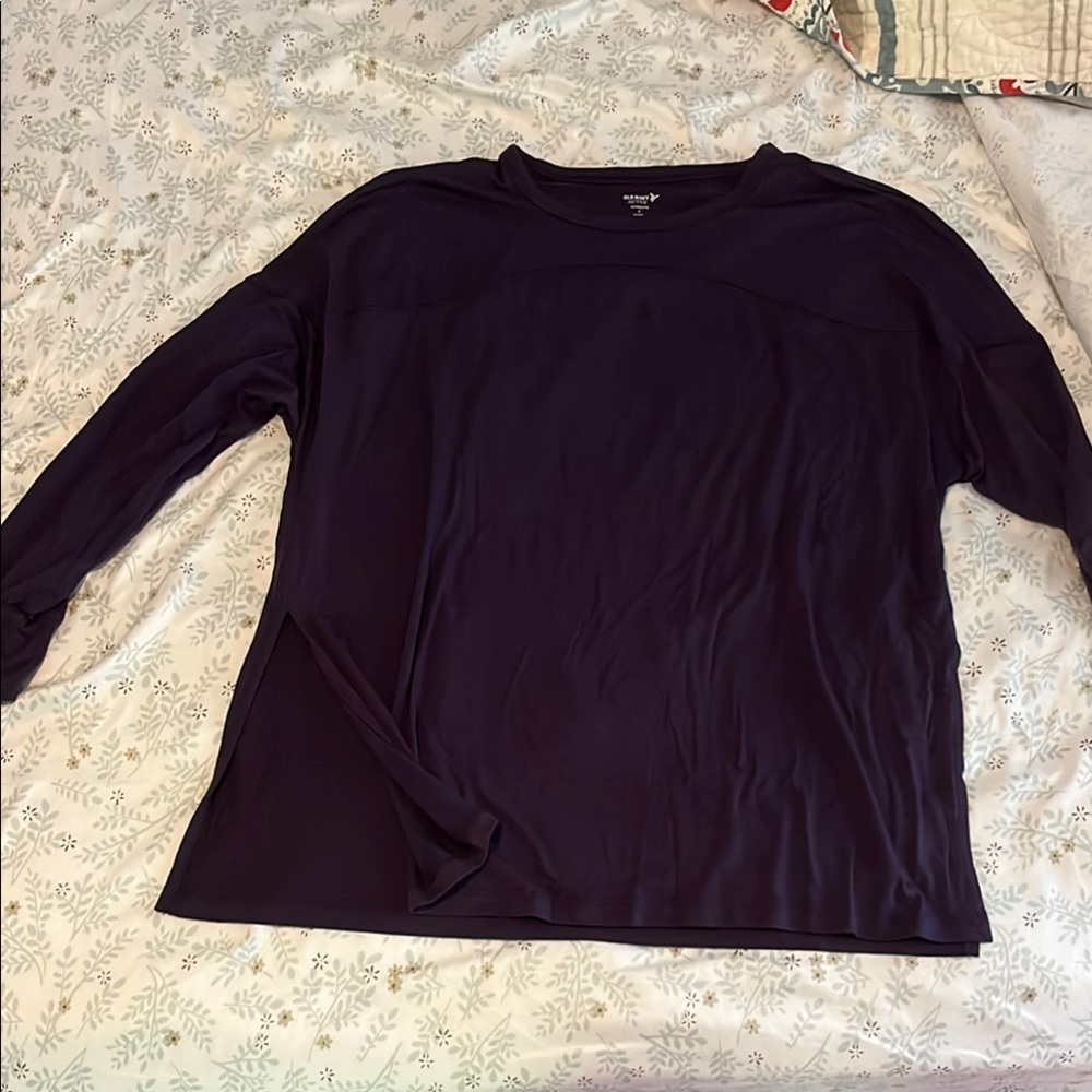 Old Navy Active UltraLite Go Dry Long Sleeve